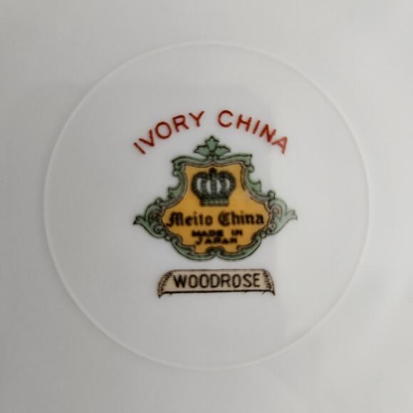 Meito China Woodrose Ivory 10" Dinner Plate Japan Floral Vine Pattern Vintage - Picture 3 of 3